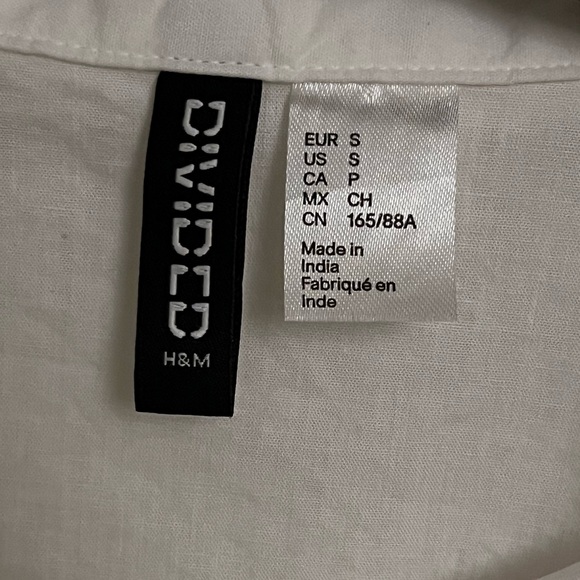 H&M Cropped Button Up - Picture 4 of 4